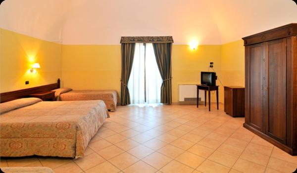 Tenuta Santa Lucia Ξενοδοχείο Σαν Τζιοβάνι Ροτόντο Δωμάτιο φωτογραφία